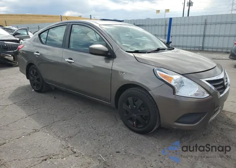 2015 Nissan Versa S z USA, uszkodzony, nr VIN 3N1CN7AP6FL870059
